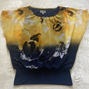 🔴 NWOT Ladies JM collection Navy Blue top with multicolored floral overlay.